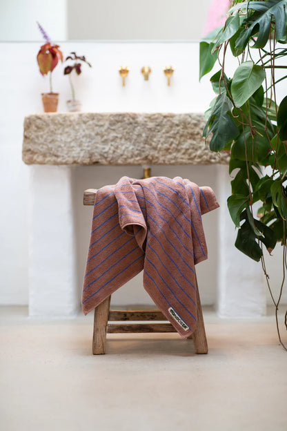 Naram bath towel - camel & ultramarine | Bongusta - de inKijk