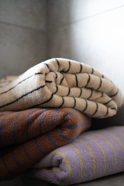 Naram bath towel - camel & ultramarine | Bongusta - de inKijk