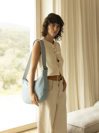 Umi crossbody shopper - cloud | Monk & Anna - de inKijk