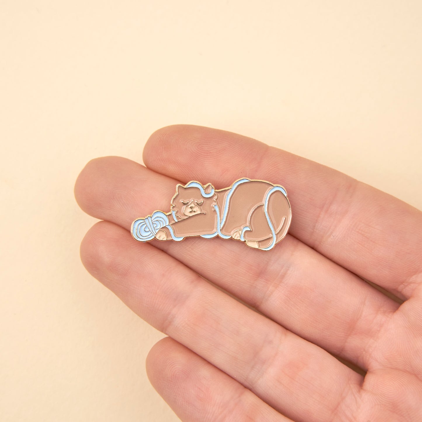 Wool ball cat pin | Coucou Suzette