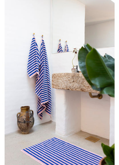Naram guest towel - dazzling blue & rose | Bongusta - de inKijk