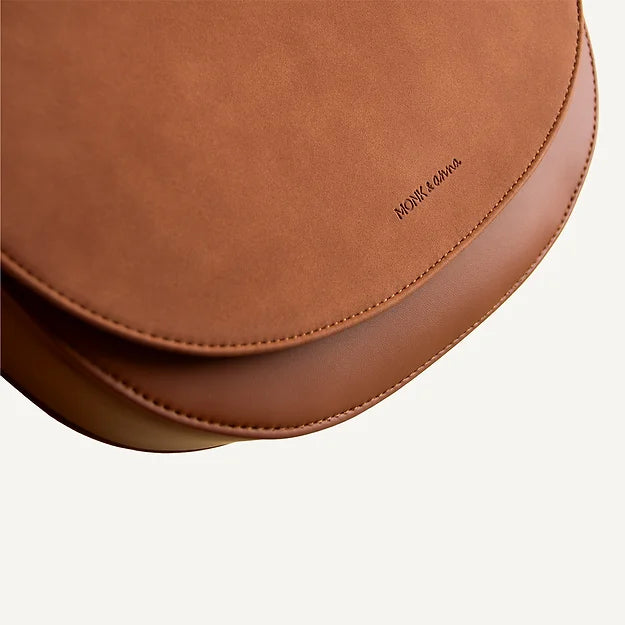Soma half moon bag - carnelian | Monk & Anna - de inKijk
