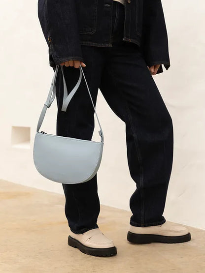 Farou half moon bag - cloud | Monk & Anna - de inKijk