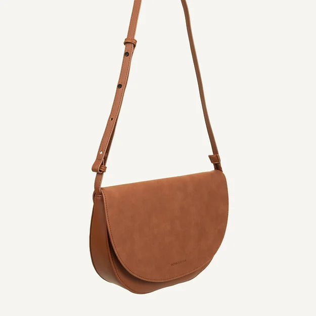 Soma half moon bag - carnelian | Monk & Anna - de inKijk