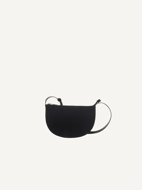 Farou half moon bag - black | Monk & Anna - de inKijk