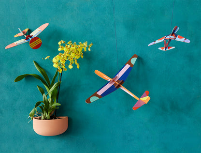 Giant Glider plane - creative play | Studio Roof - de inKijk