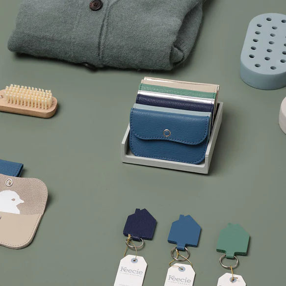 Mini me - pasjeshouder - faded blue | Keecie - de inKijk