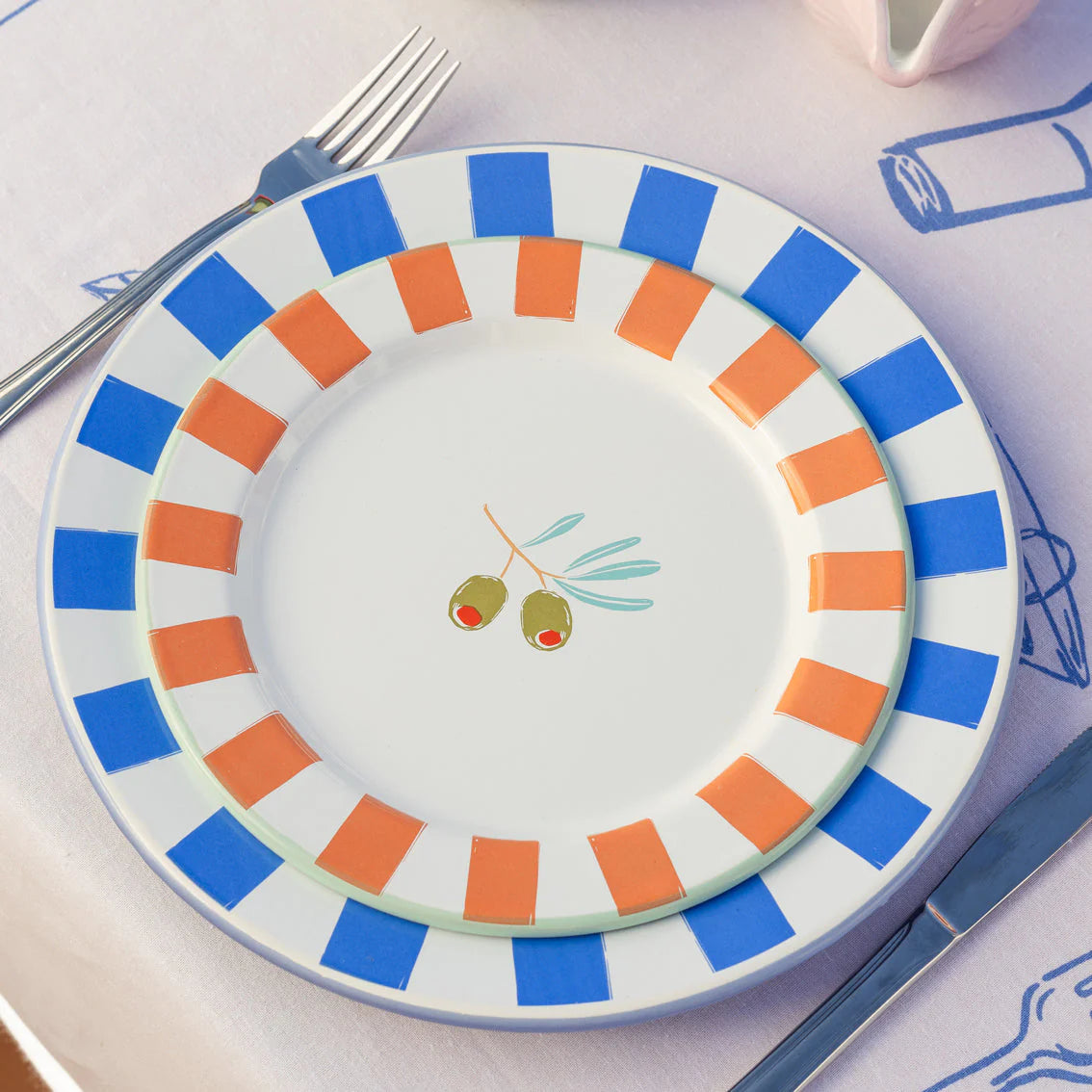 Olive enamel plate small | Talking Tables