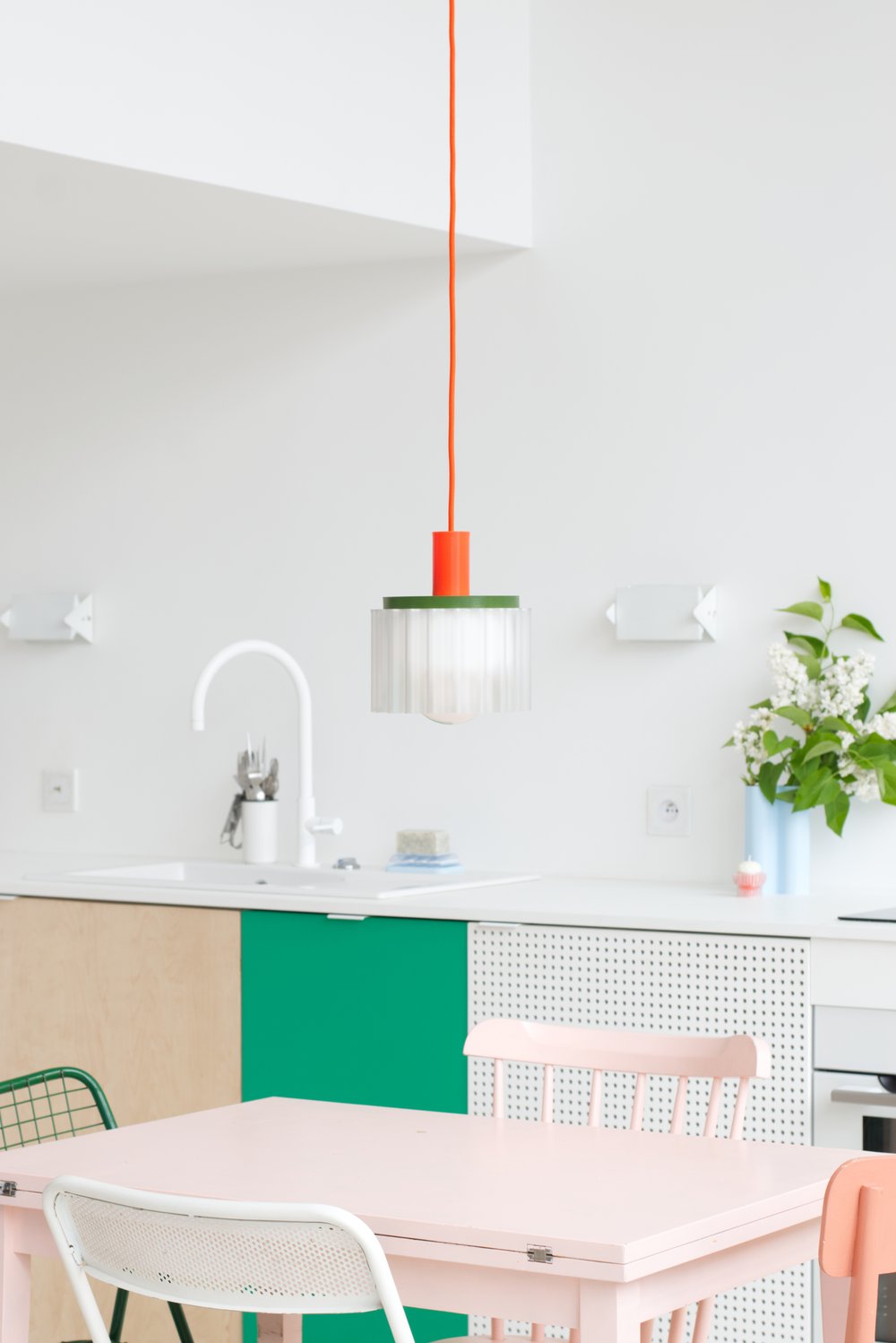 Hanglamp Gigi Nr.2 - oranje kabel | Warren & Laetitia - de inKijk