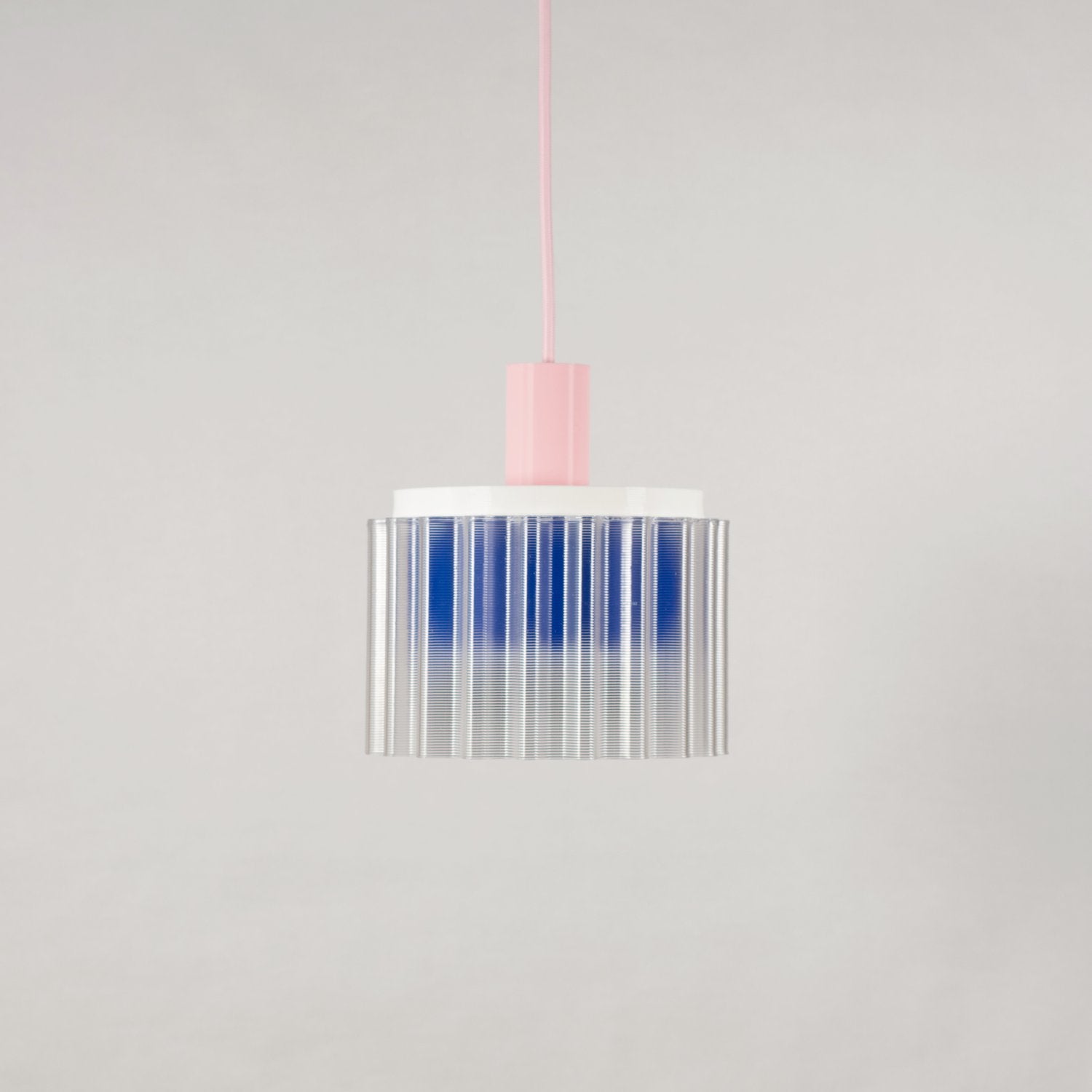 Hanglamp Gigi nr 2 roze kabel - Warren & Laetitia