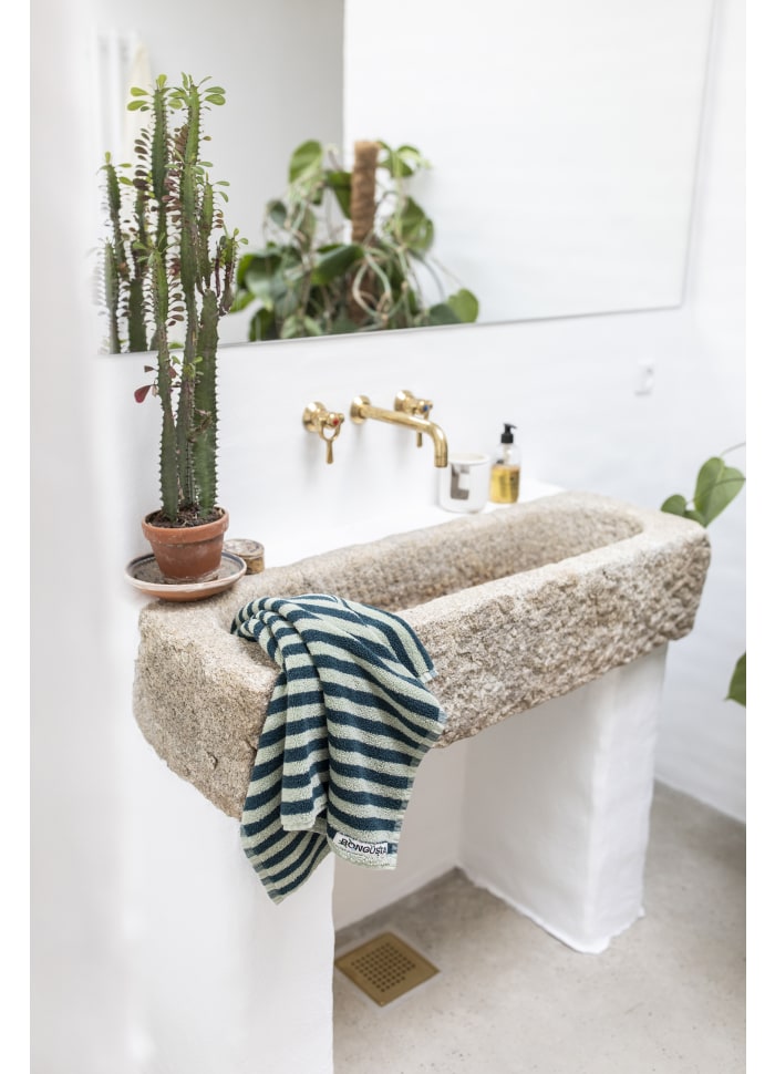 Naram guest towel - sea foam & deep teal | Bongusta - de inKijk