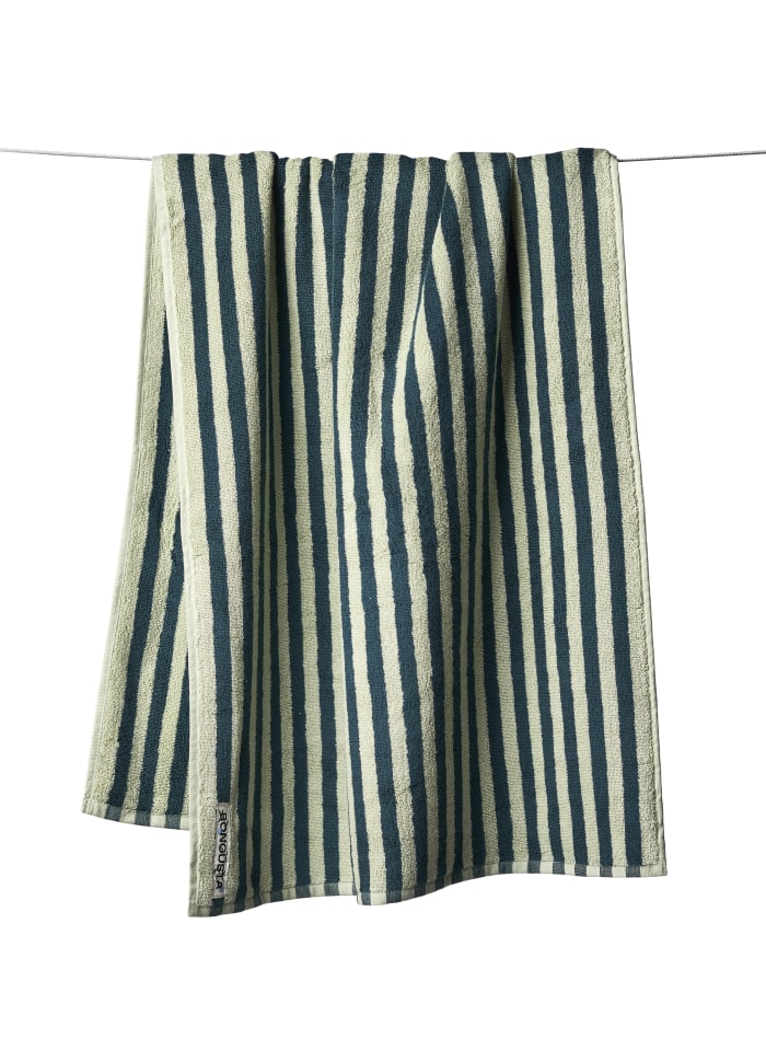 Naram bath towel - sea foam & deep teal | Bongusta - de inKijk