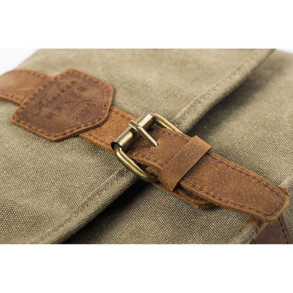 Hanging Toiletry Bag TRAPPER - olive/green | Alaskan Maker