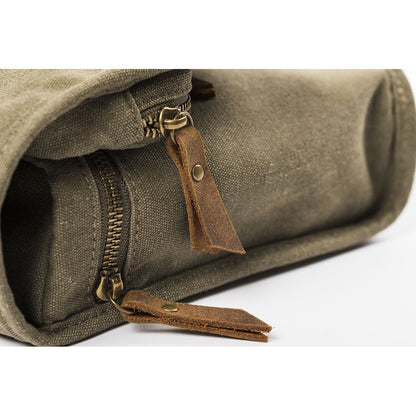 Hanging Toiletry Bag TRAPPER - olive/green | Alaskan Maker