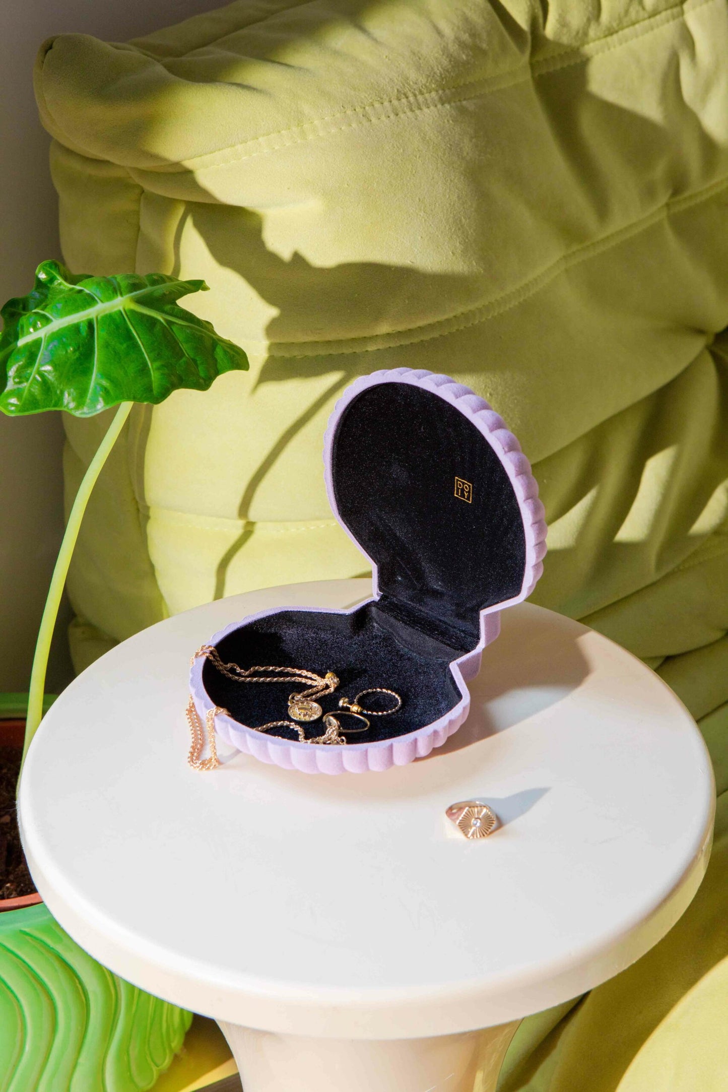 Venus jewelry box - light lilac | Doiydesign