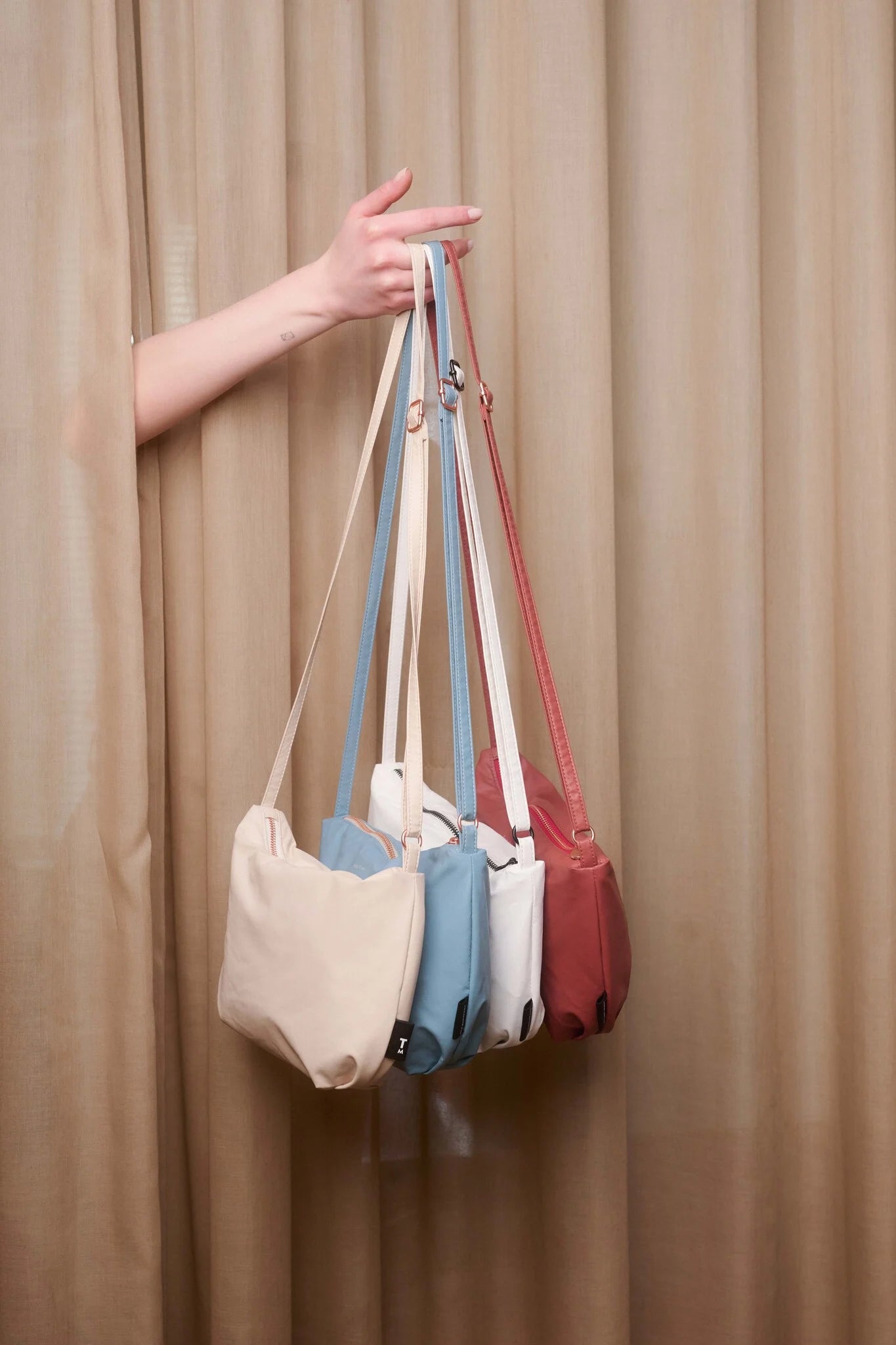 Cross Body F.G. Baggy - White | Tinne + Mia - de inKijk