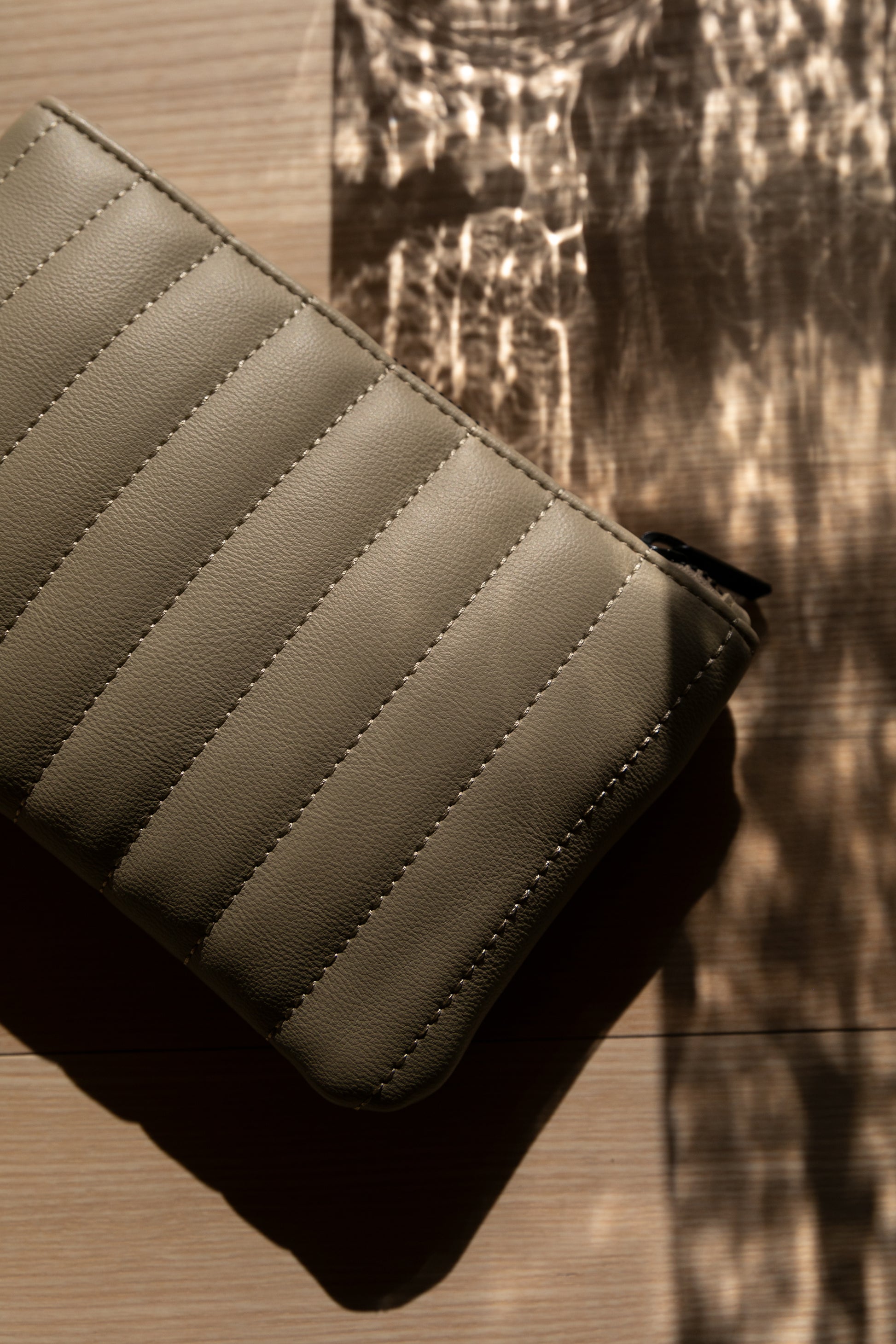 Michi wallet - pistachio | Monk & Anna – de inKijk