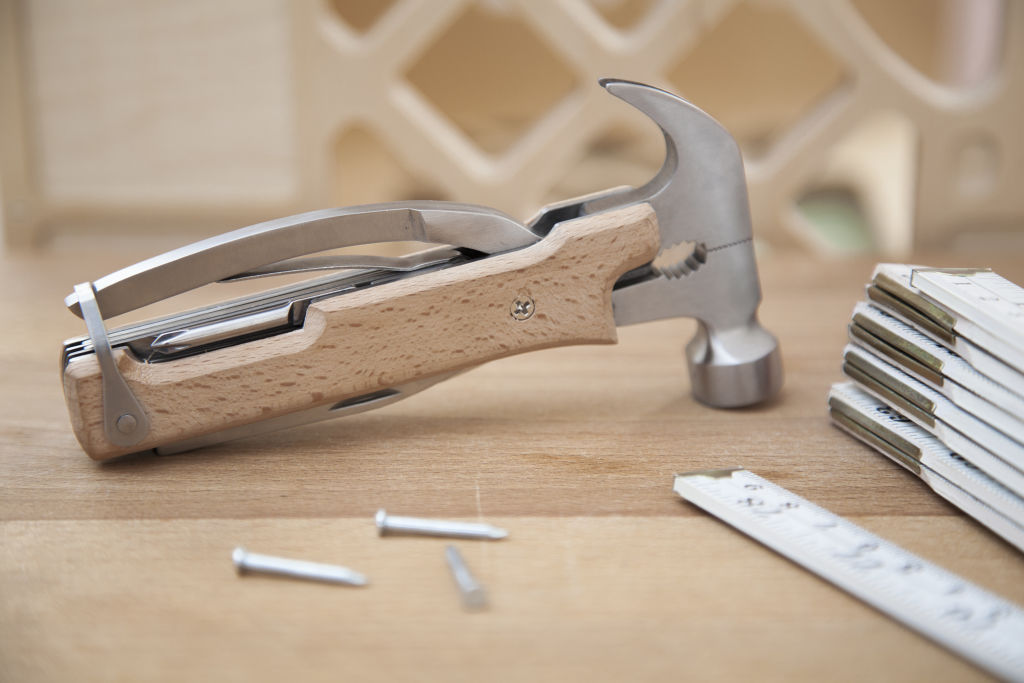 Wood hammer multi-tool | Kikkerland