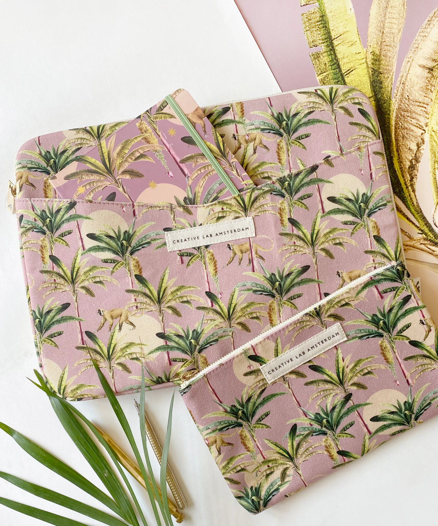 Laptophoes - 15 inch - Purple Bananas | Creative Lab Amsterdam