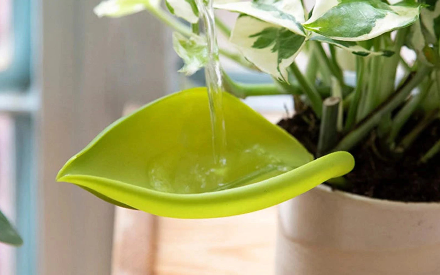 Leaflow - pot watering funnel | PELEGDESIGN