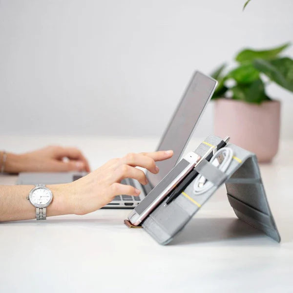 FOLD - 2-in-1 portable desktop organizer - 3 kleuren | Beblau - de inKijk