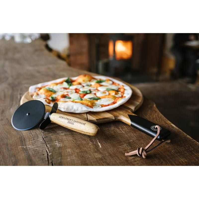 Pizza Cutter & Serving Board | Gentlemen's hardware