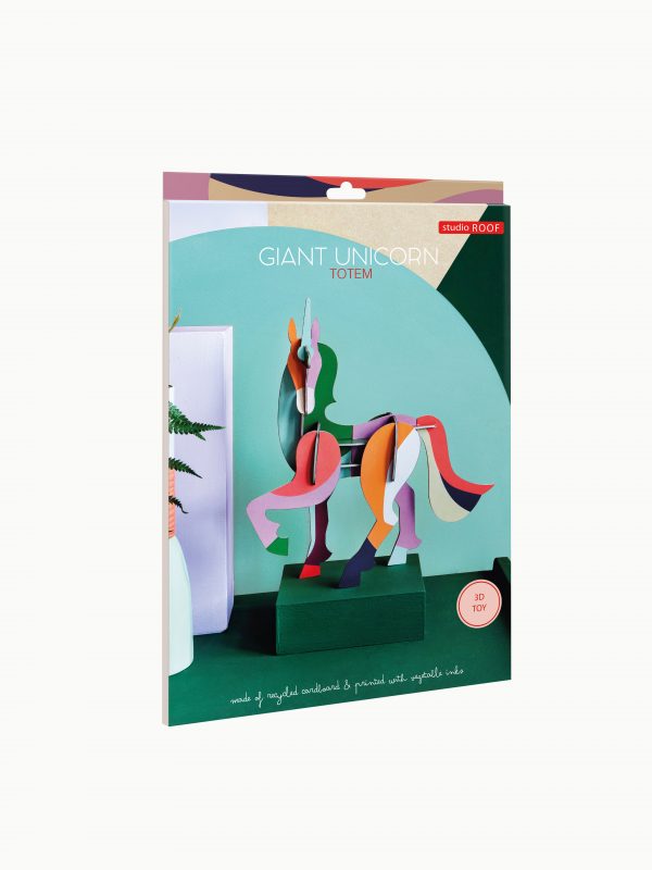 Giant unicorn - decoratie | Studio Roof