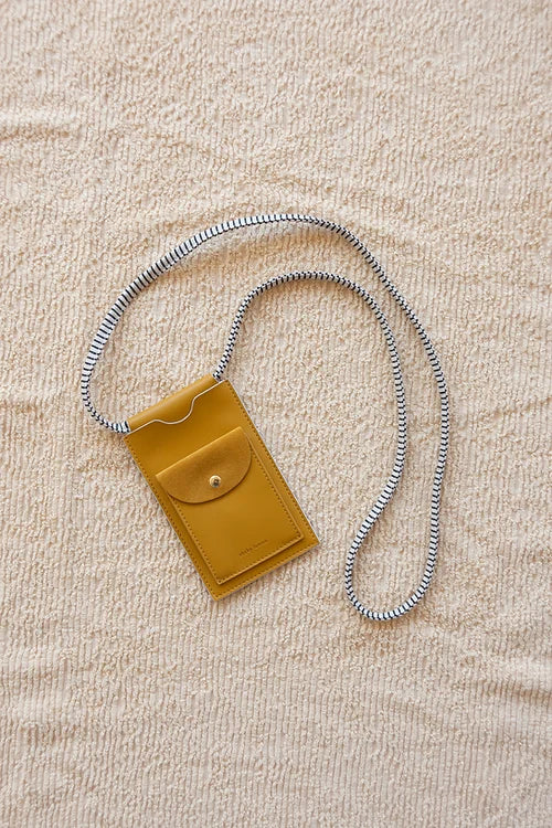 Phone pouch - honey gold | Sticky Sis